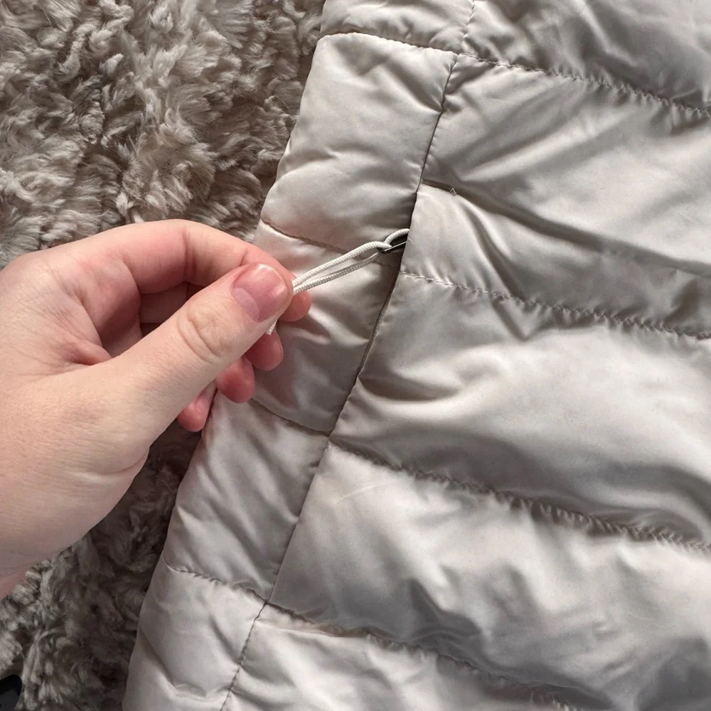 The North Face Cream Puffer Vest - Picture 3 of 8